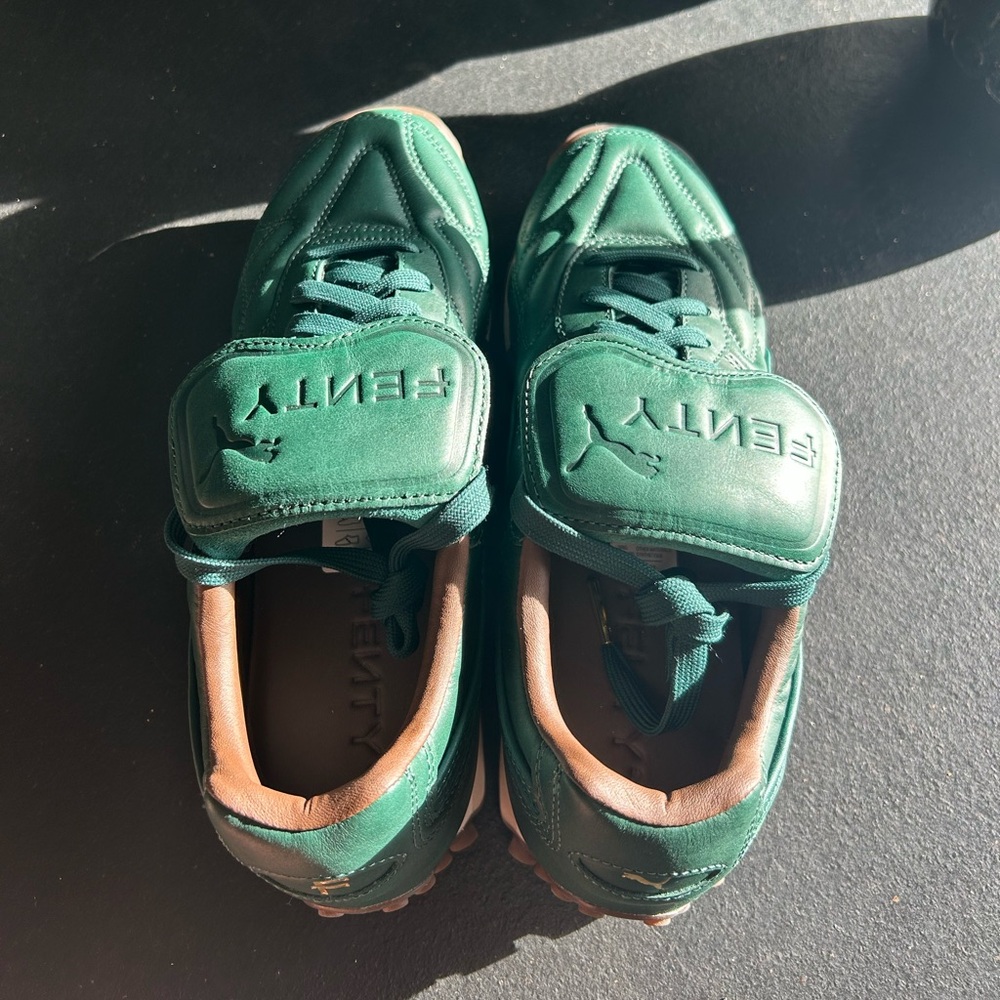 PUMA FENTY Sneakers! Rich emerald green color, Size 10